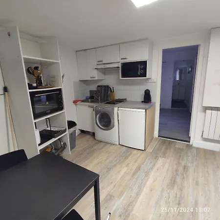 Maison Ancienne Avec Patio Sans Vis A Vis Apartment Gagny